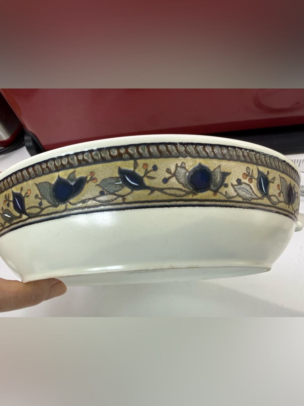 Mikasa Intaglio Arabella 2 pc Covered Casserole 9.5 ” x 2.25” - Oven to Table - Picture 3 of 11